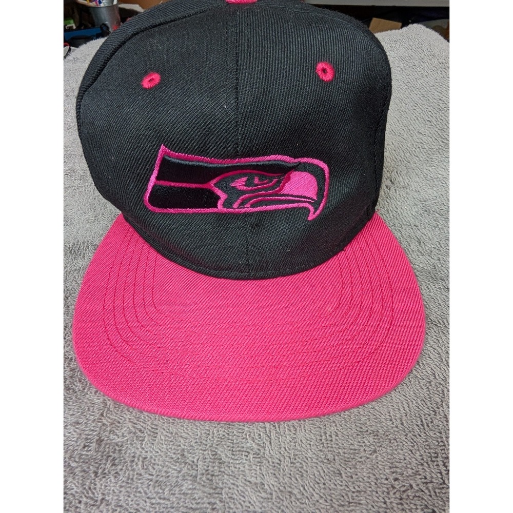 Leader Loga Woman Seahawks Black and Pink Hat‎ Ajustable